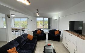 Departamento en Victoria con pileta para maximo 6 pasajeros